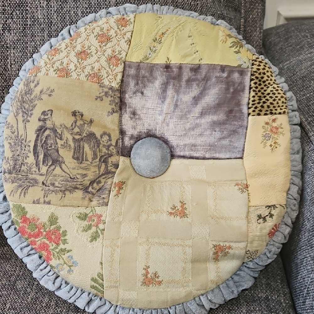 Vintage Handmade Luxury 2 Pc Elegant Patchwork Accent Pillows  Dove Grey Border